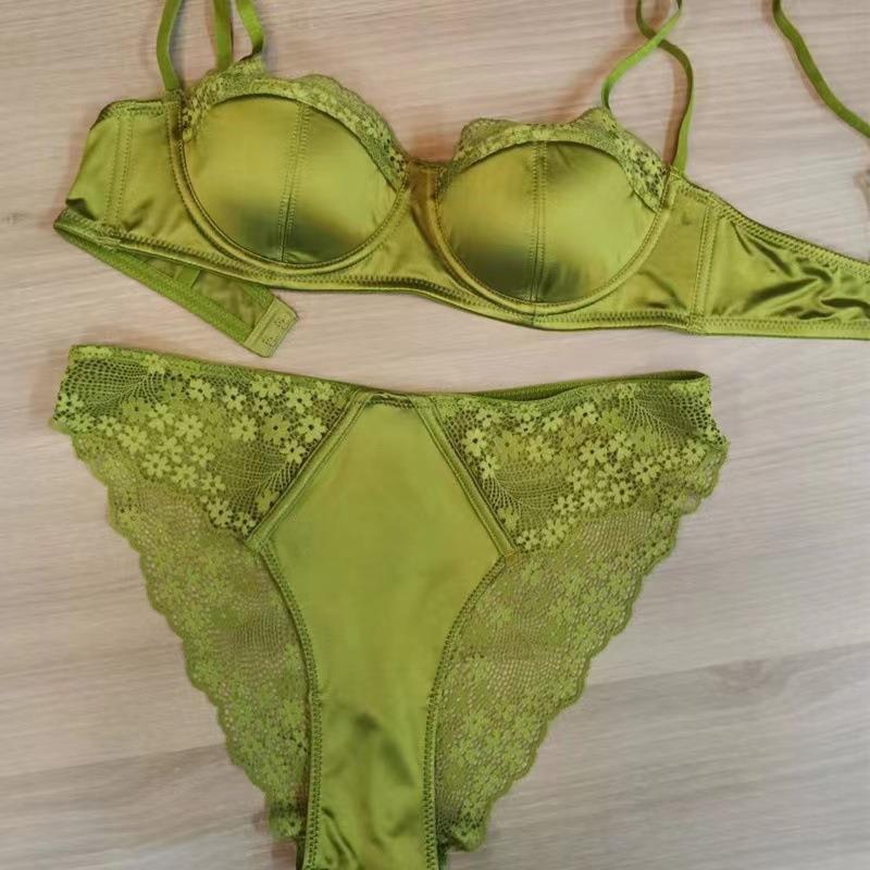 Glossé Nuit – French Lace Shine Bra Set [619]